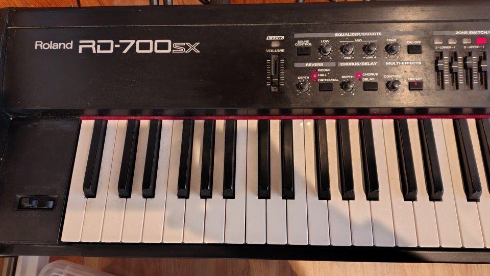 Roland RD700 SX