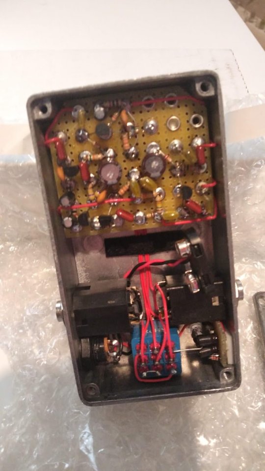 Menatone King of the Britains pedal de overdrive