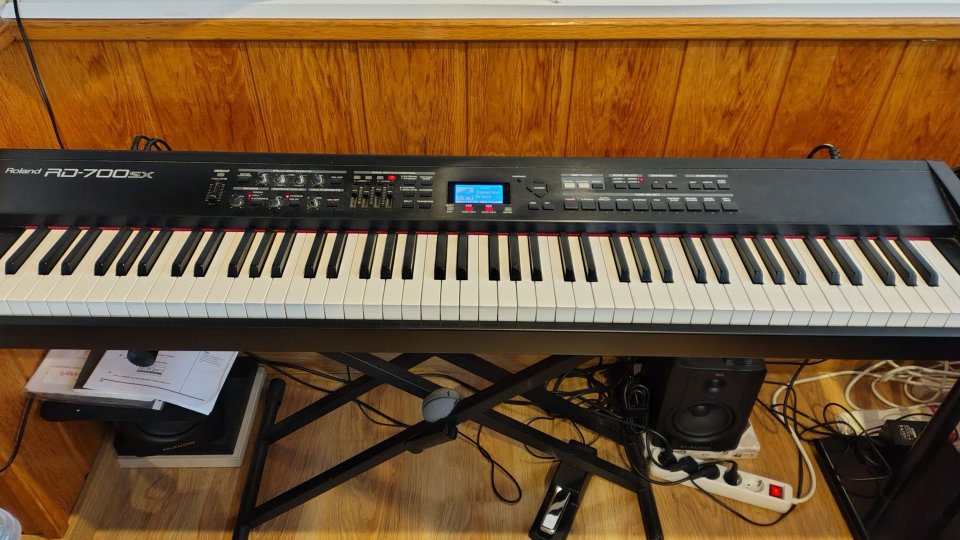 Roland RD700 SX