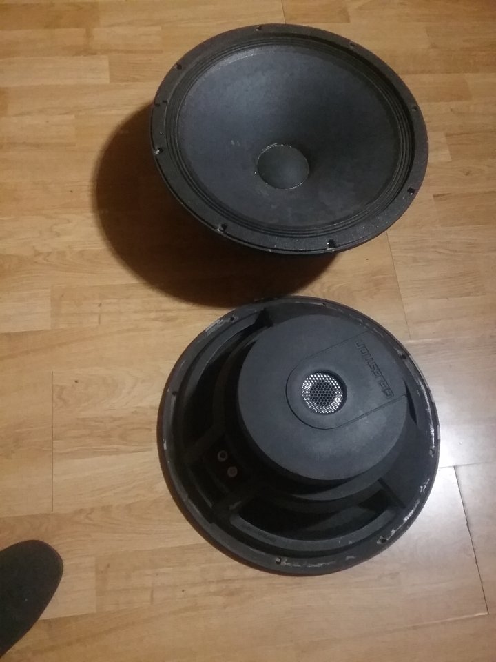 CELESTION BX 15" - 3075