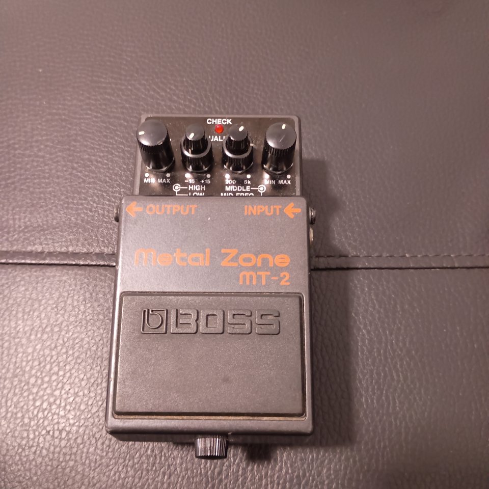 Pedal Boss MT 2 Metal Zone v1 de segunda mano · Foto 1 de 4 · Málaga · 45 €