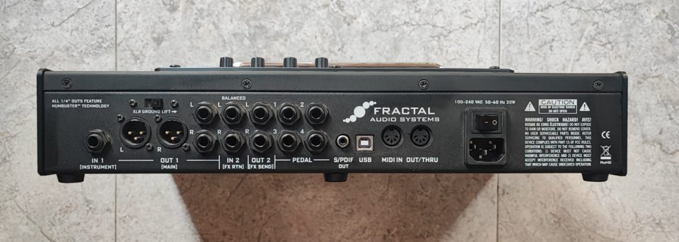 Fractal AX8 de segunda mano · Foto 2 de 3 · Tarragona · 750 €