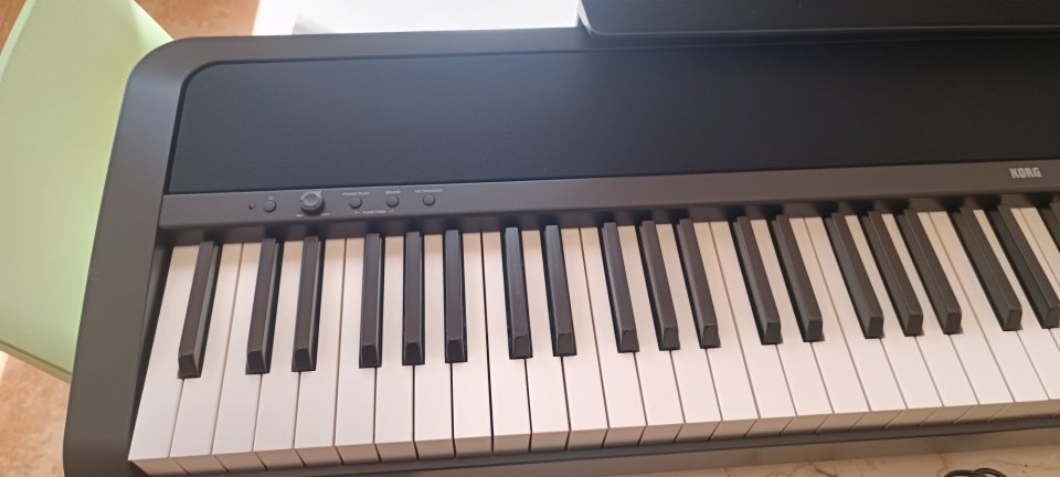 Piano Digital KORG B2 de segunda mano · Foto 2 de 9 · Valencia · 225 €