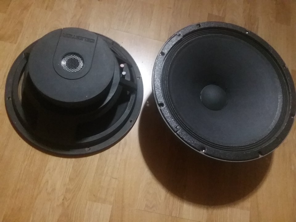 CELESTION BX 15" - 3075