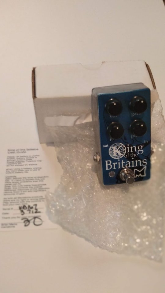 Menatone King of the Britains pedal de overdrive
