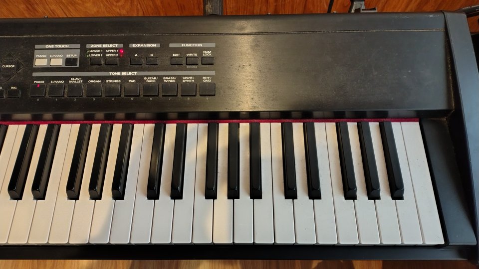 Roland RD700 SX