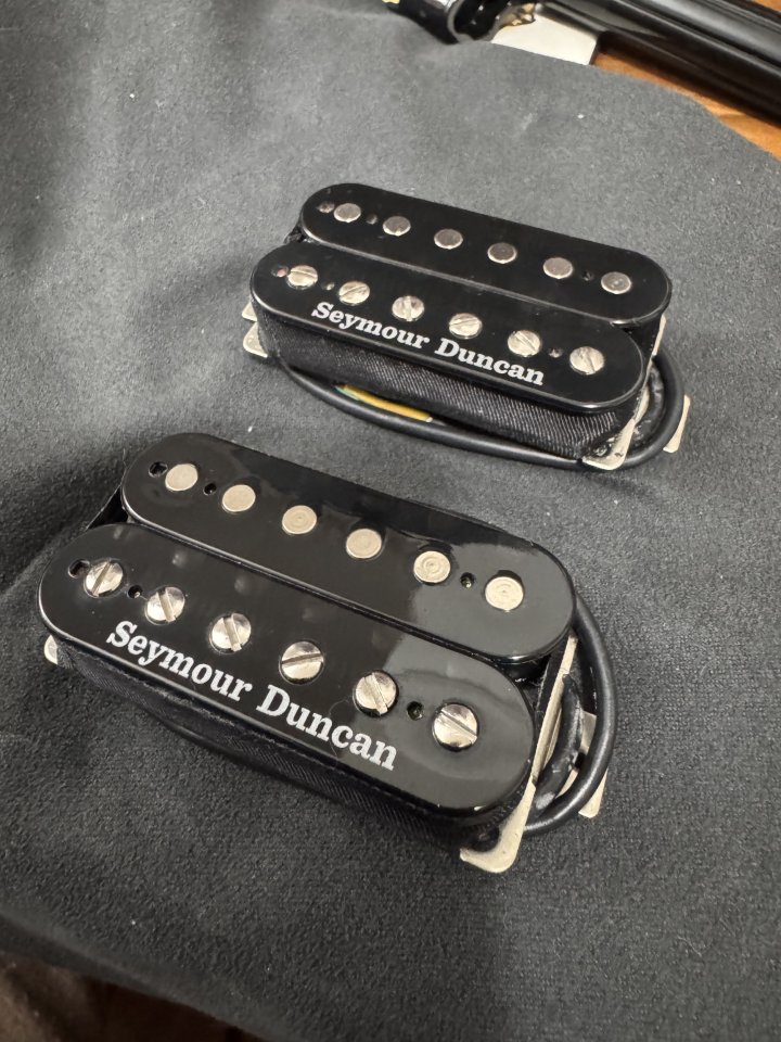 Pareja de Seymour Duncan de segunda mano · Foto 2 de 10 · SC Tenerife · 170 €
