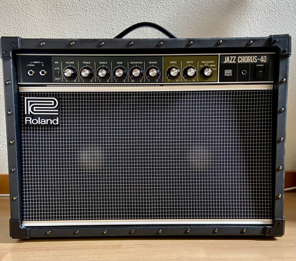 Roland Jazz Chorus 40 de segunda mano · Foto 1 de 5 · Barcelona · 450 €