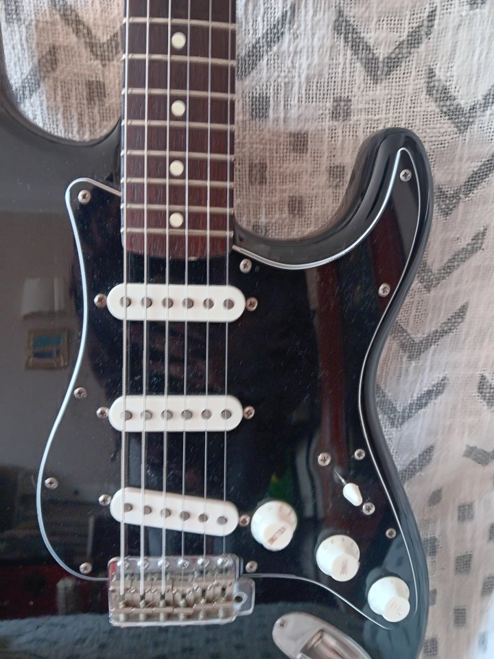 Squier stratocaster serie E Japan 1984-1987 REBAJADA