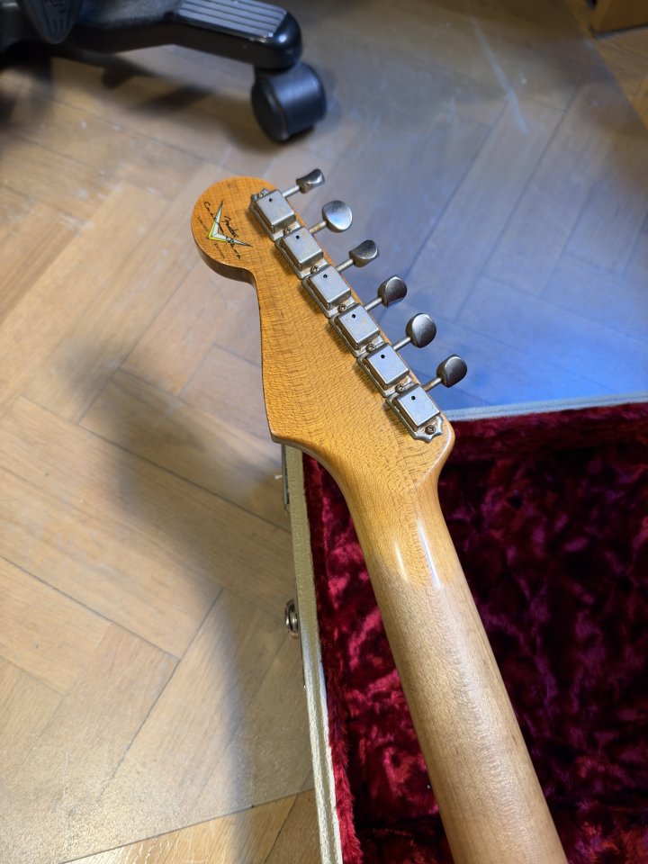 Fender Stratocaster LTD 1964 RSTD Heavy Relic Candy Apple Red de segunda mano · Foto 6 de 9 · Madrid · 3999 €