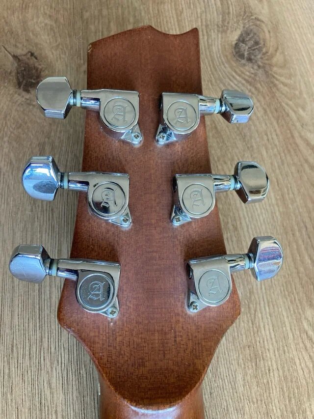 Guitarra acústica Alhambra J2 con previo activo