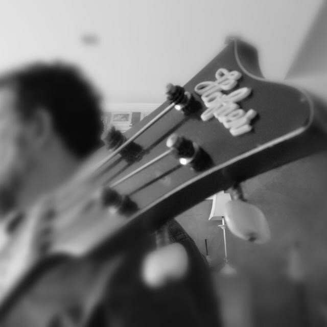 BAJISTA EN A MARIÑA