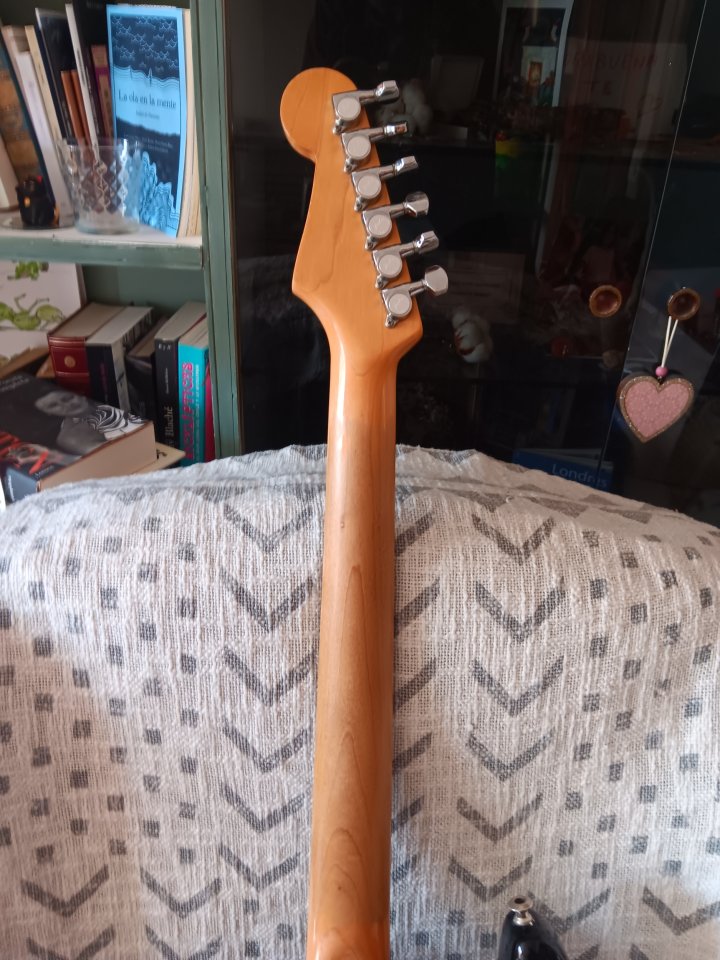 Squier stratocaster serie E Japan 1984-1987 REBAJADA