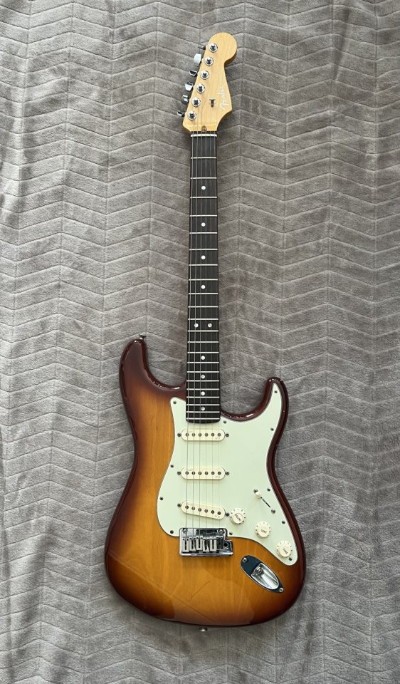 Fender American Deluxe Strat 2014 - 60th Anniversary (Tobacco Sunburst) SSS