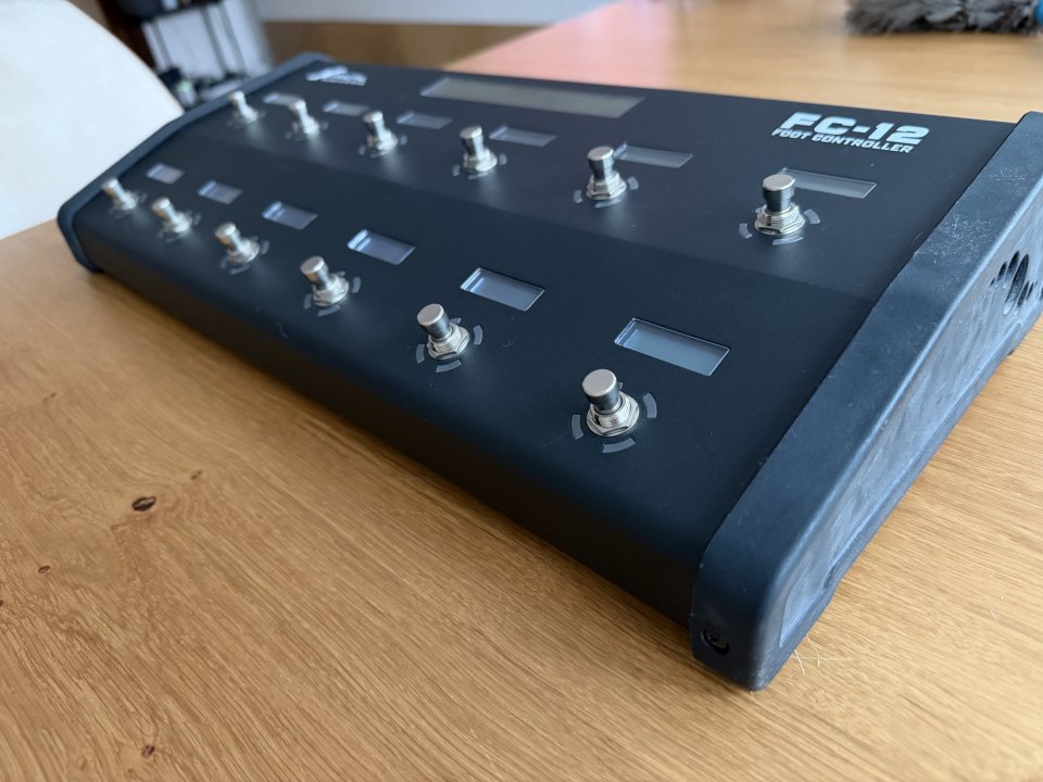 Fractal Audio FC-12 de segunda mano · Foto 4 de 6 · Murcia · 550 €