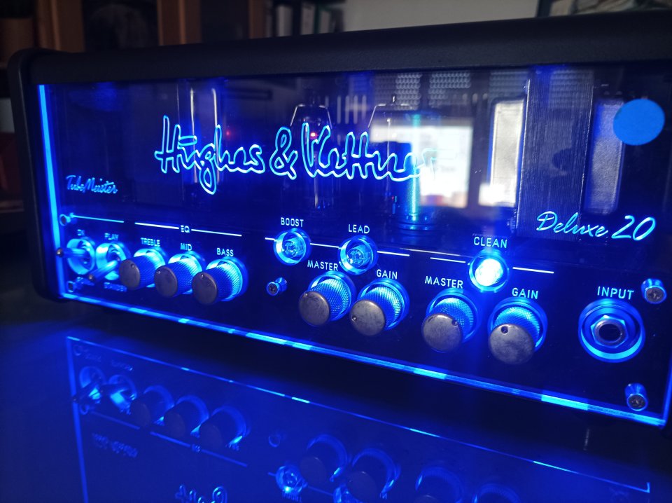Hughes and Kettner Tubemeister 20 Deluxe de segunda mano · Foto 1 de 5 · Araba · 450 €