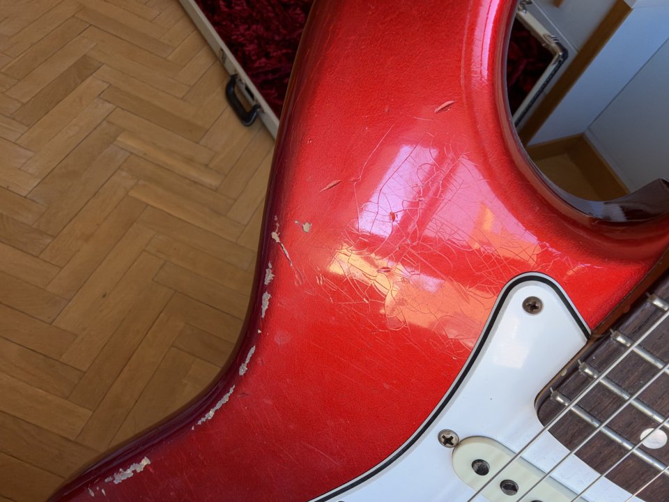 Fender Stratocaster LTD 1964 RSTD Heavy Relic Candy Apple Red de segunda mano · Foto 8 de 9 · Madrid · 3999 €