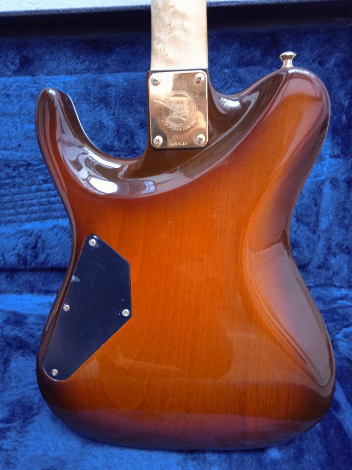 Valley Arts USA USA Custom Pro modelo Larry Carlton