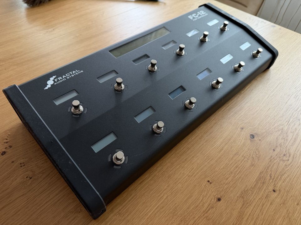 Fractal Audio FC-12 de segunda mano · Foto 5 de 6 · Murcia · 550 €