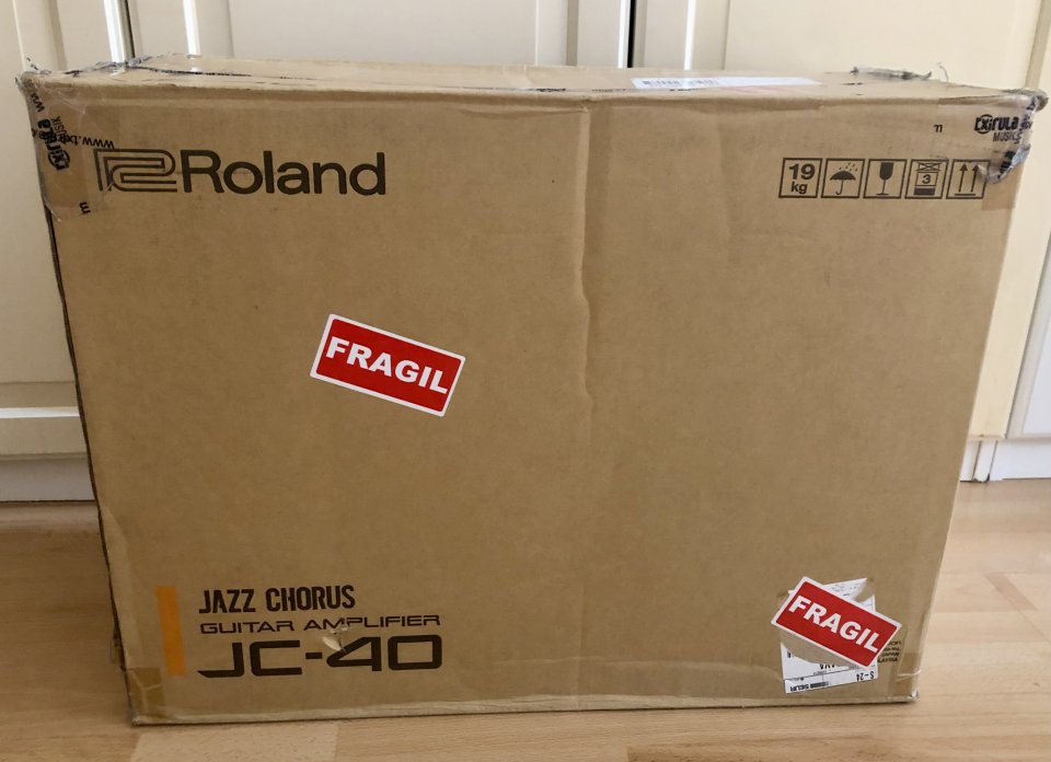 Roland Jazz Chorus 40 de segunda mano · Foto 5 de 5 · Barcelona · 450 €