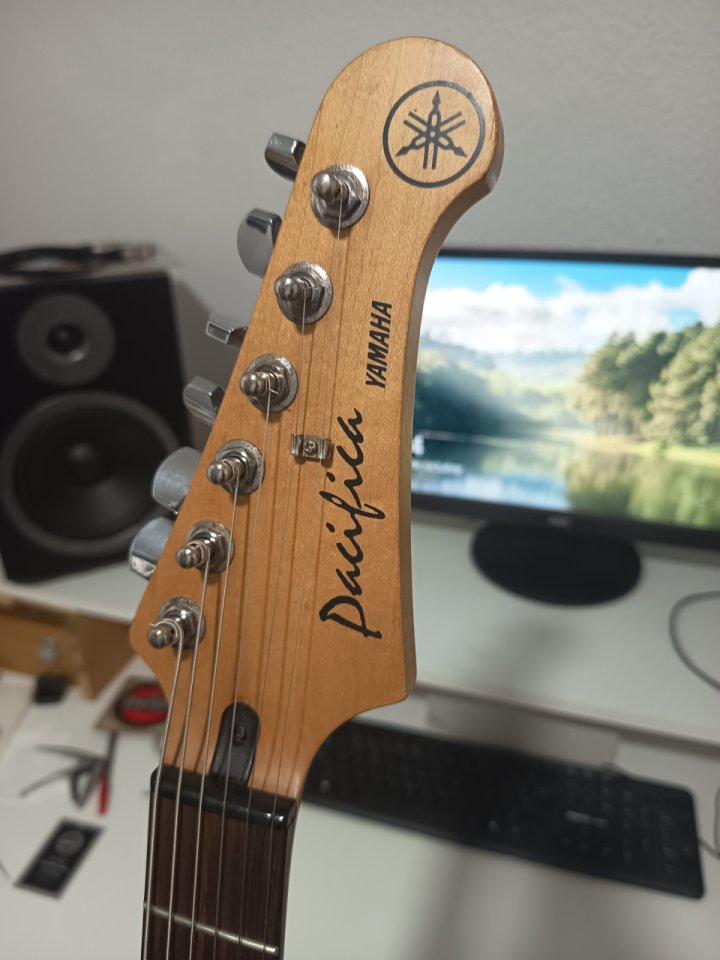 Yamaha Pacifica 120s de segunda mano · Foto 2 de 8 · Alicante · 320 €