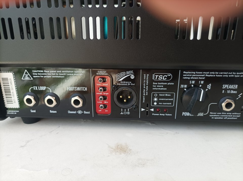 Hughes and Kettner Tubemeister 20 Deluxe de segunda mano · Foto 3 de 5 · Araba · 450 €