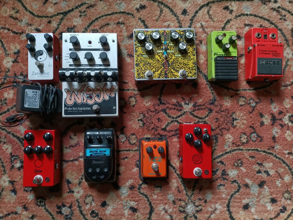 Pedales varios (Zendrive,Angry Charlie,Andy Timmons,The Fuzz,Mu-Tron Bi-Phase...)