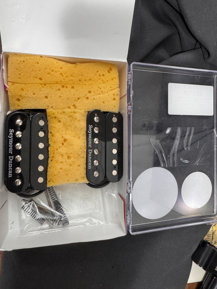 Pareja de Seymour Duncan de segunda mano · Foto 8 de 10 · SC Tenerife · 170 €