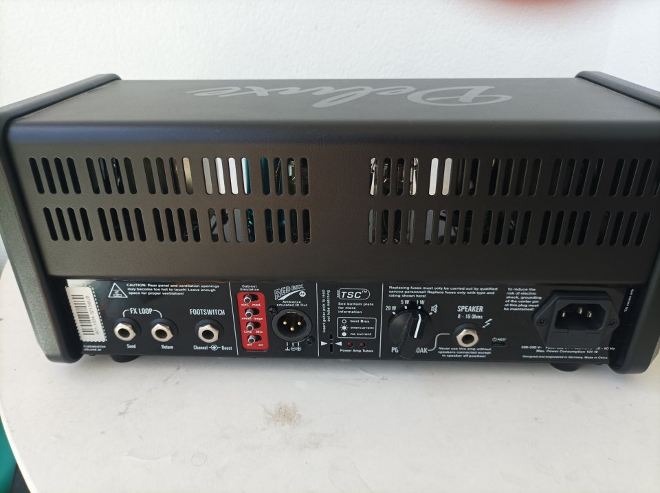 Hughes and Kettner Tubemeister 20 Deluxe de segunda mano · Foto 4 de 5 · Araba · 450 €
