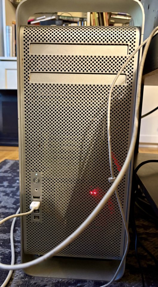 Mac Pro, 5.1 sistema HD3 de Avid de segunda mano · Foto 1 de 8 · Madrid · 1250 €