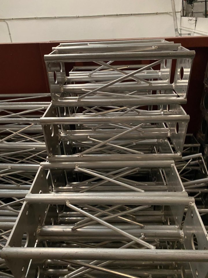 trus cuadrangular de 20+20 todas las medidas