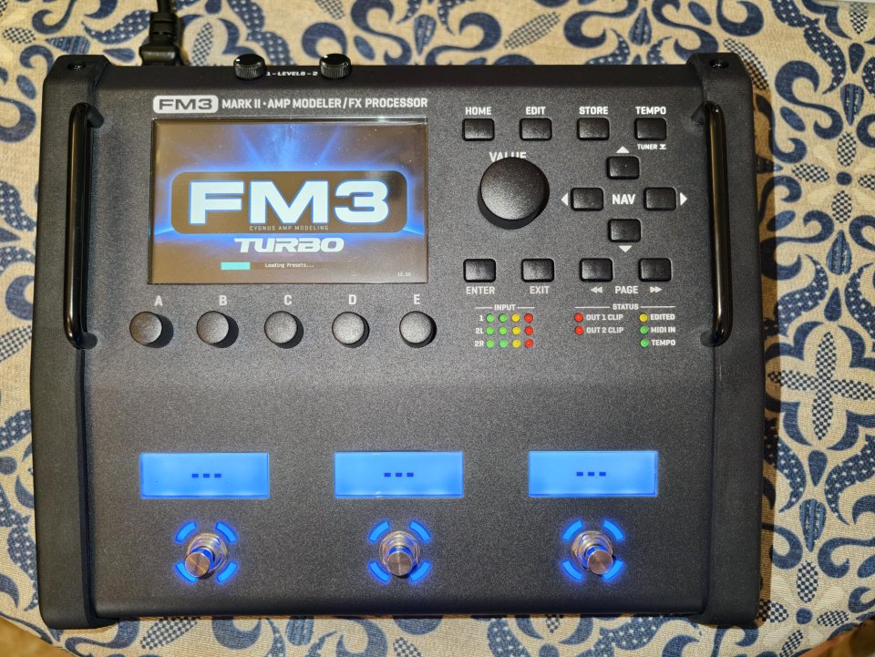 Fractal Audio FM3 Mark II Turbo + Cab packs & IRs extra de segunda mano · Foto 1 de 4 · Madrid · 1050 €
