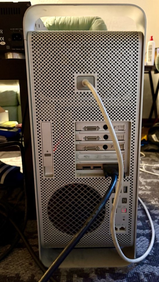 Mac Pro, 5.1 sistema HD3 de Avid de segunda mano · Foto 2 de 8 · Madrid · 1250 €