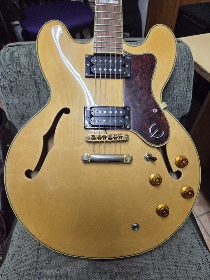 MERCADILLO Epiphone Sheraton II, Weber Alnico, Set Petrucci, P-Rails y más!