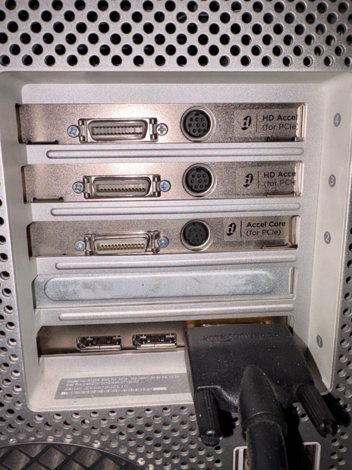Mac Pro, 5.1 sistema HD3 de Avid de segunda mano · Foto 3 de 8 · Madrid · 1250 €