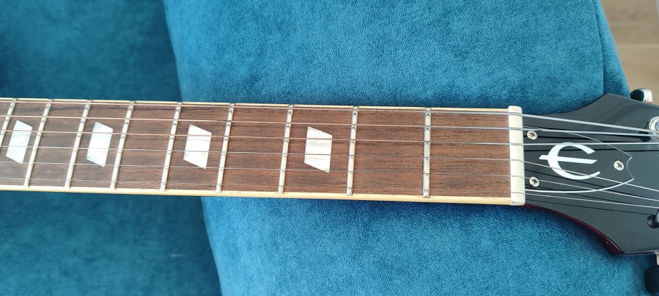 Epiphone Riviera Sparkling Burgundy