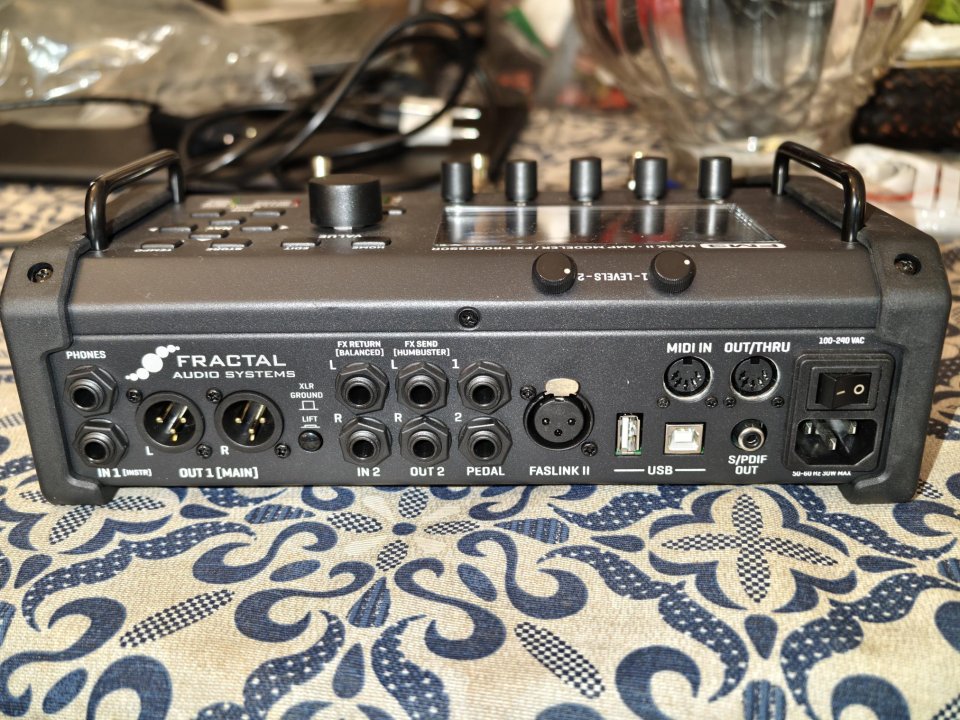 Fractal Audio FM3 Mark II Turbo + Cab packs & IRs extra de segunda mano · Foto 3 de 4 · Madrid · 1050 €