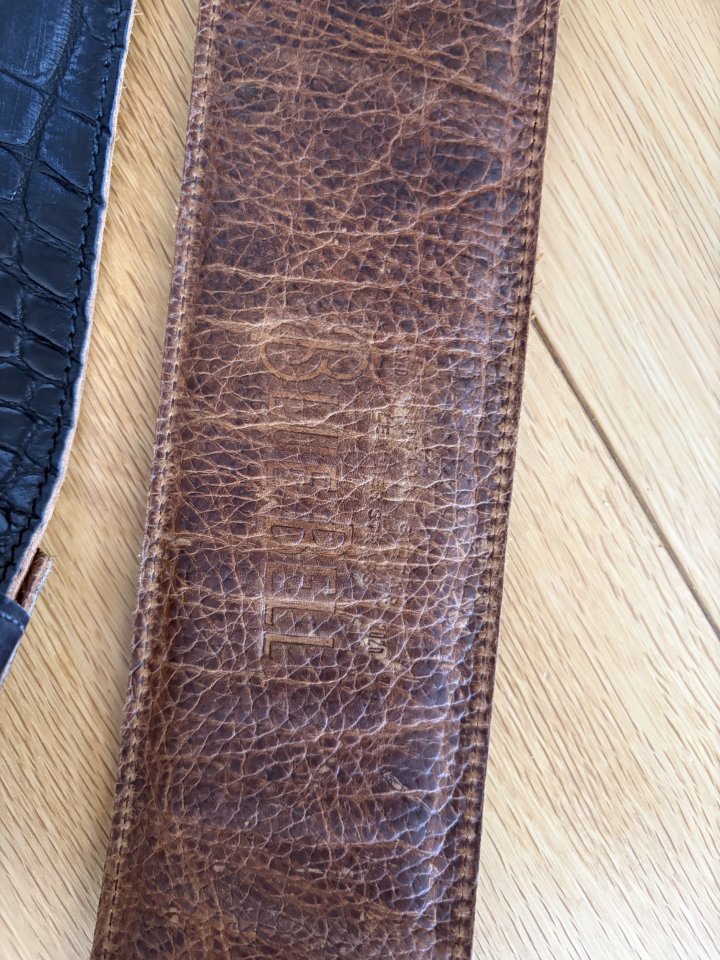 Correa BlueBell Johnson Cayman Negra Aged de segunda mano · Foto 3 de 5 · Alicante · 115 €