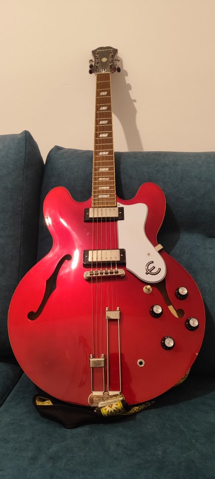 Epiphone Riviera Sparkling Burgundy