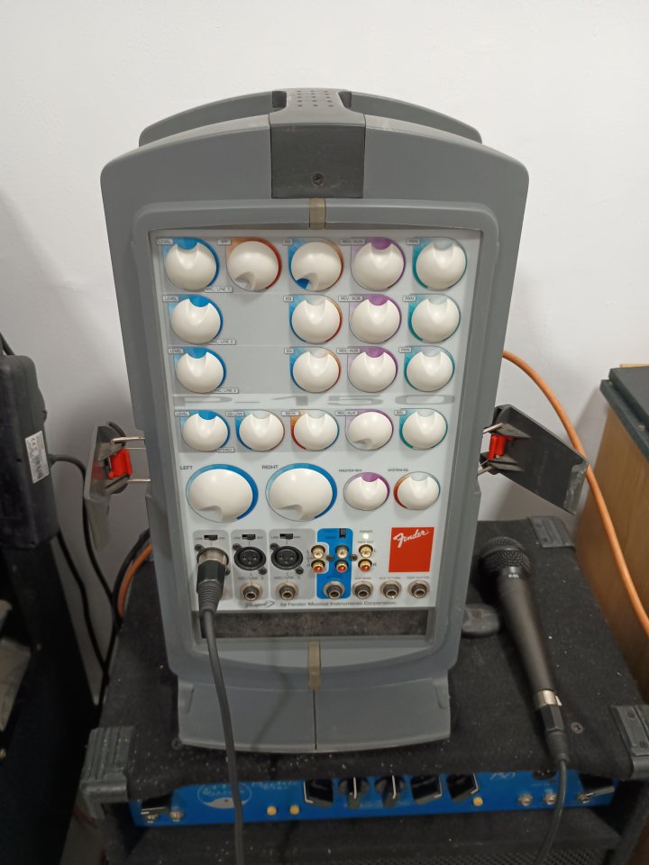 Fender pasport 150 pro de segunda mano · Foto 1 de 8 · Málaga · 250 €