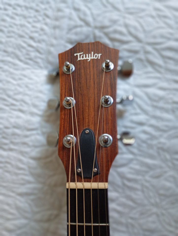 GUITARRA ELECTROACUSTICA TAYLOR 110e SATIN SUNBURST de segunda mano · Foto 6 de 10 · Madrid · 750 €
