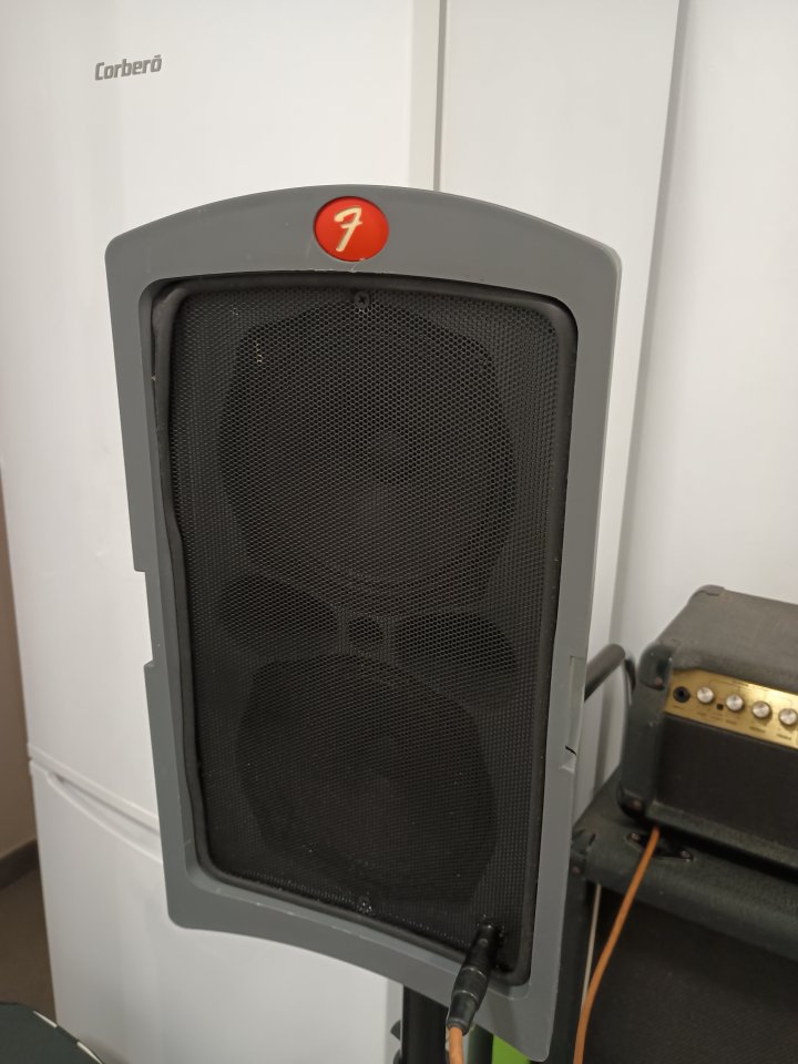 Fender pasport 150 pro de segunda mano · Foto 4 de 8 · Málaga · 250 €