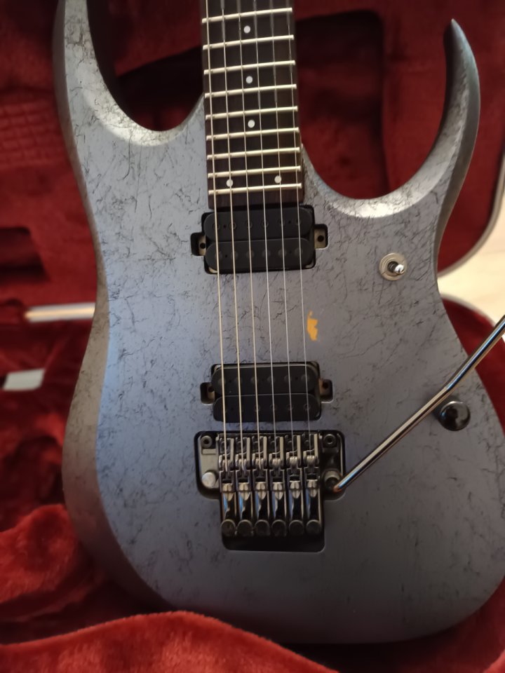 Ibanez RGD2120Z Prestige de segunda mano · Foto 2 de 5 · Barcelona · 900 €