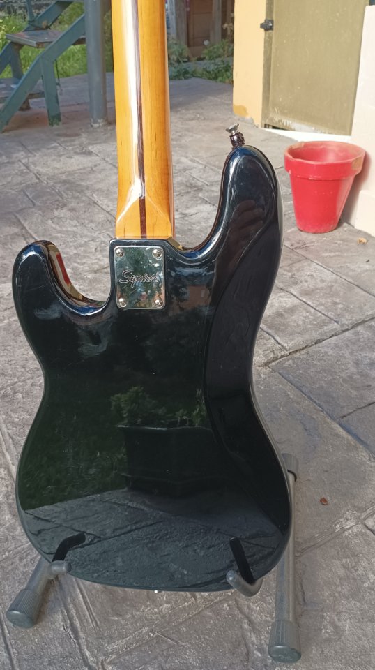 Squier Precision Bass Classic Vibe 57 de segunda mano · Foto 3 de 9 · León · 400 €