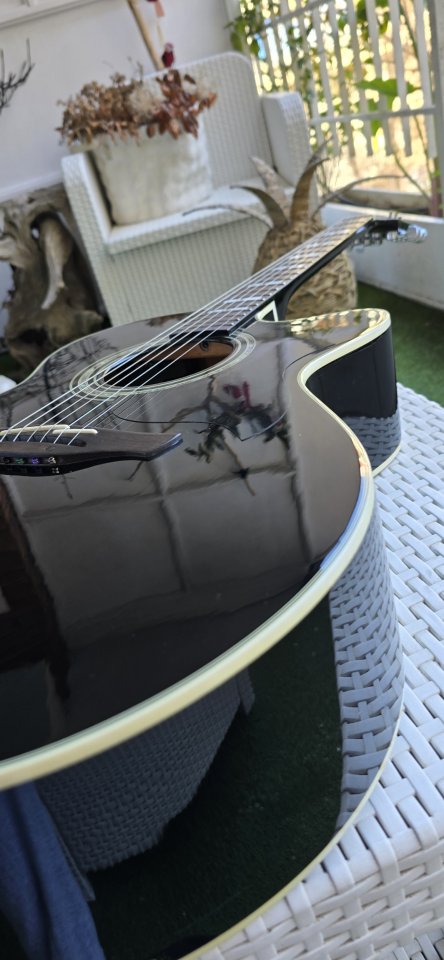 Guitarra Electroacústica Takamine