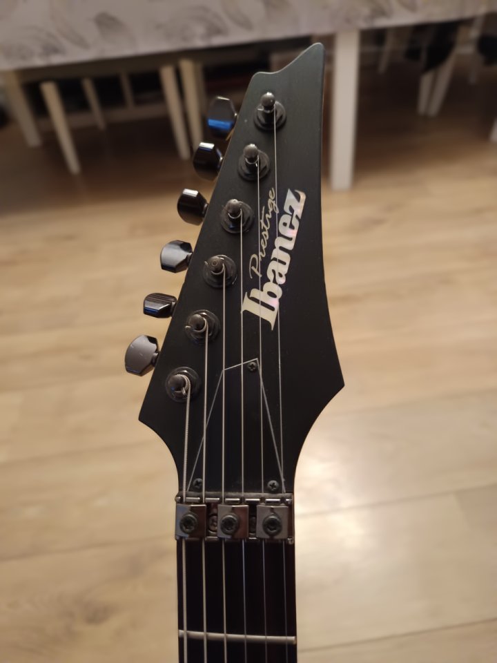Ibanez RGD2120Z Prestige de segunda mano · Foto 3 de 5 · Barcelona · 900 €