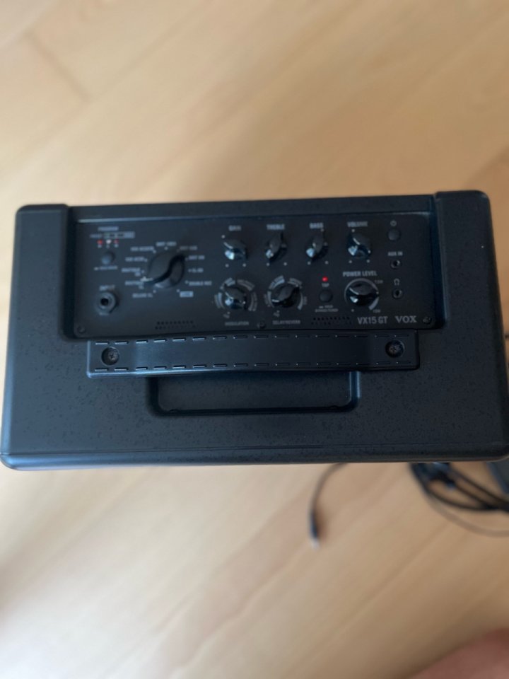 Amplificador Vox VX15 GT de segunda mano · Foto 3 de 9 · Valencia · 80 €