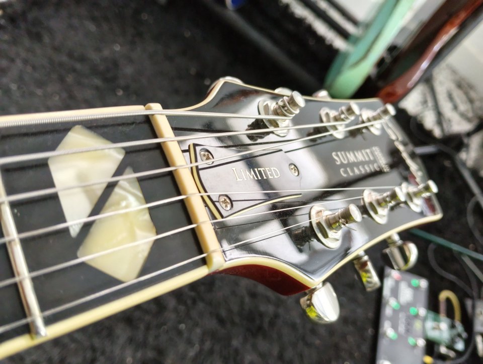 Godin Summit Classic Supreme Limited de segunda mano · Foto 7 de 10 · Gipuzkoa · 1275 €