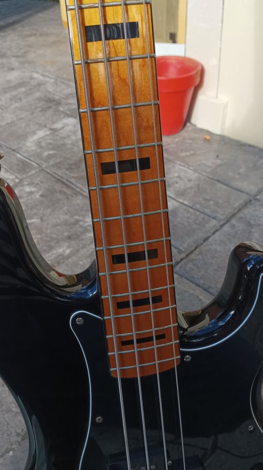 Squier Precision Bass Classic Vibe 57 de segunda mano · Foto 8 de 9 · León · 400 €