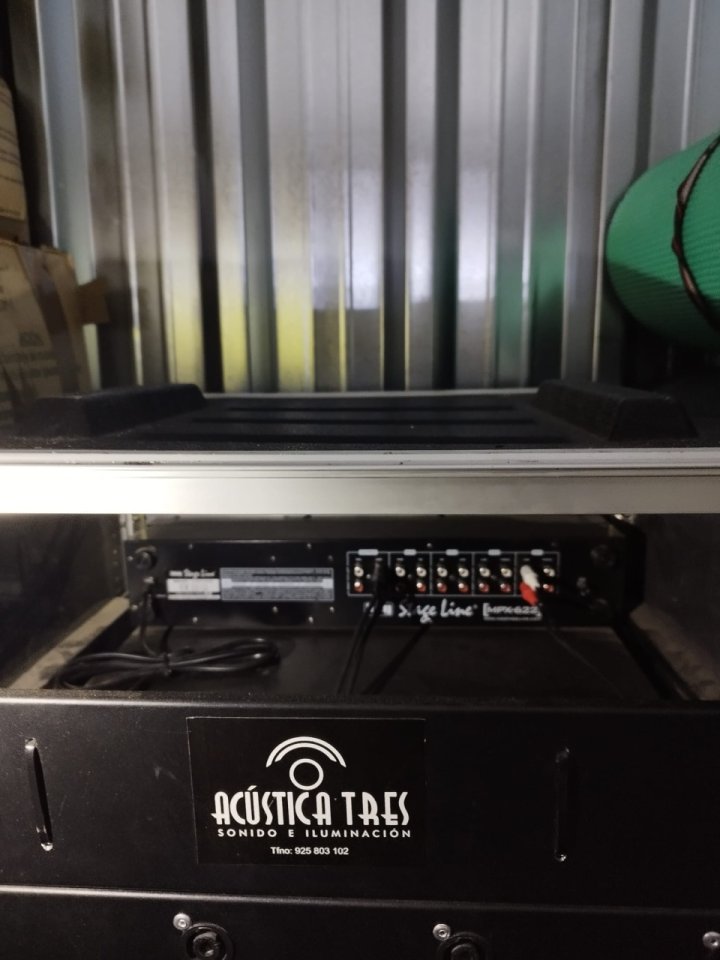 Equipo de megafonía profesional de segunda mano · Foto 3 de 7 · Madrid · 900 €
